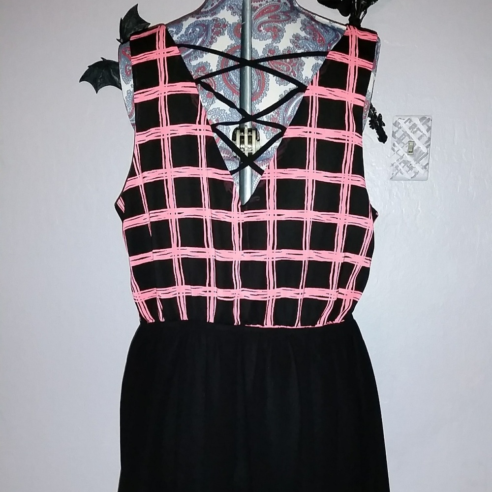 Dress with Cris-Cross back